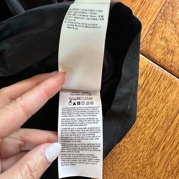 Auth Versace Black T-Shirt - Picture 6 of 8